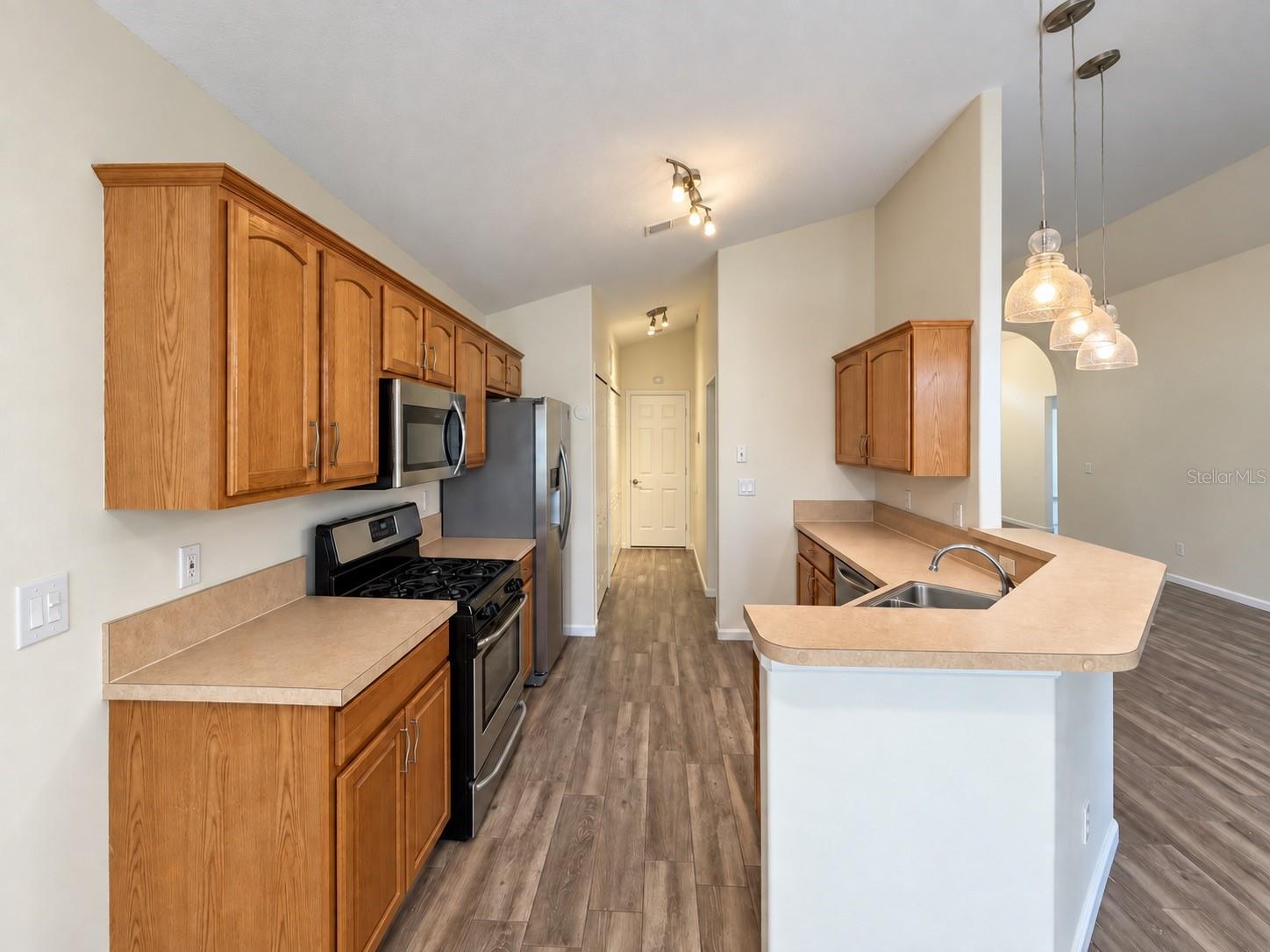 2813 Mayflower Loop Property Photo 18