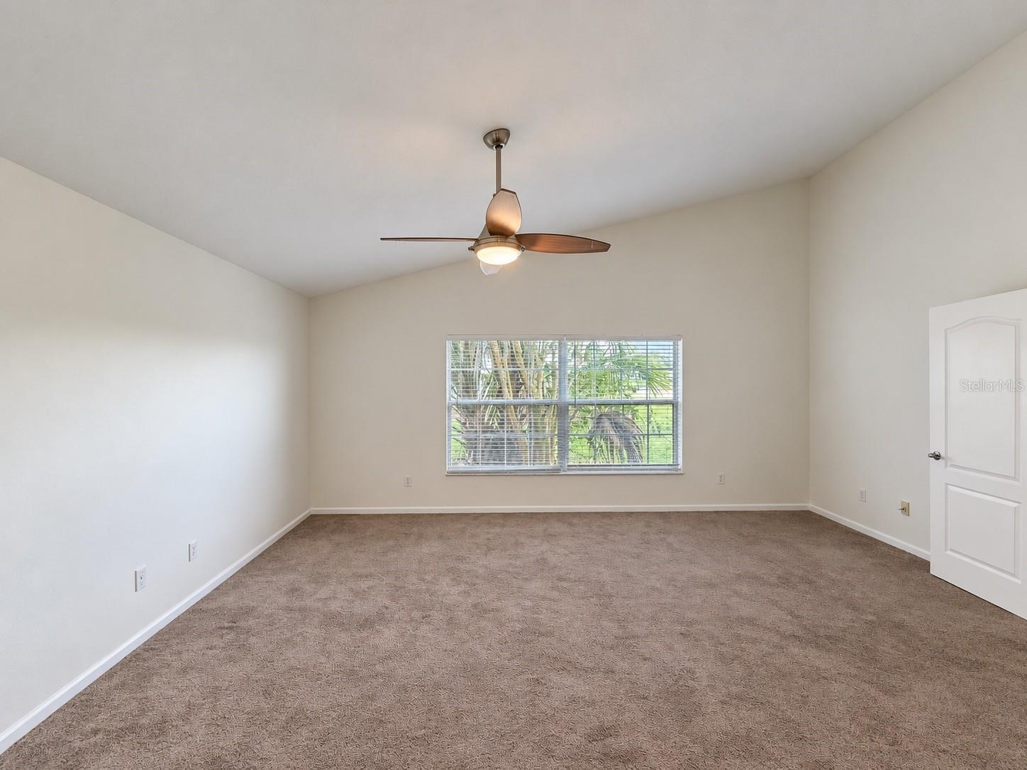 2813 Mayflower Loop Property Photo 26