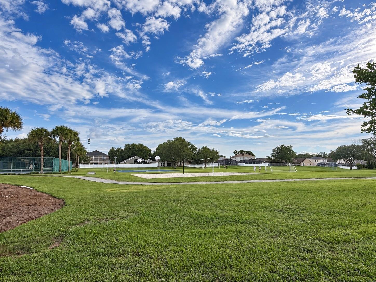 2813 Mayflower Loop Property Photo 41