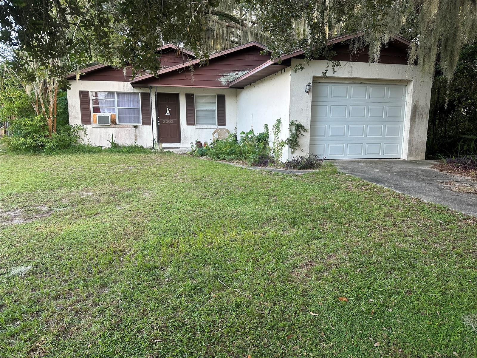 2203 BUTLER ST Property Photo 1