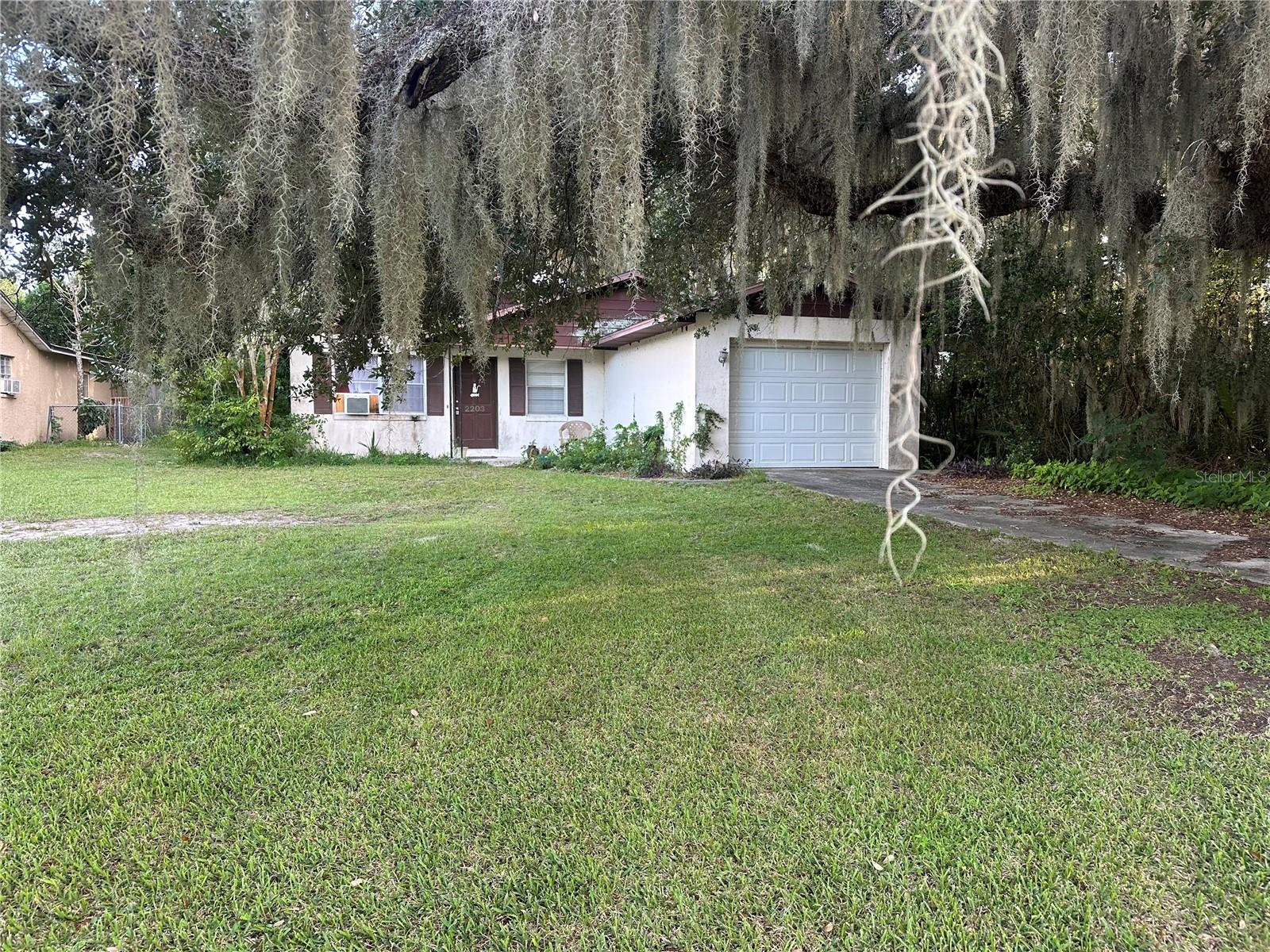2203 Butler St Property Photo 3