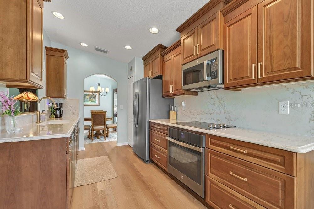 5811 Greenbriar Loop Property Photo 10
