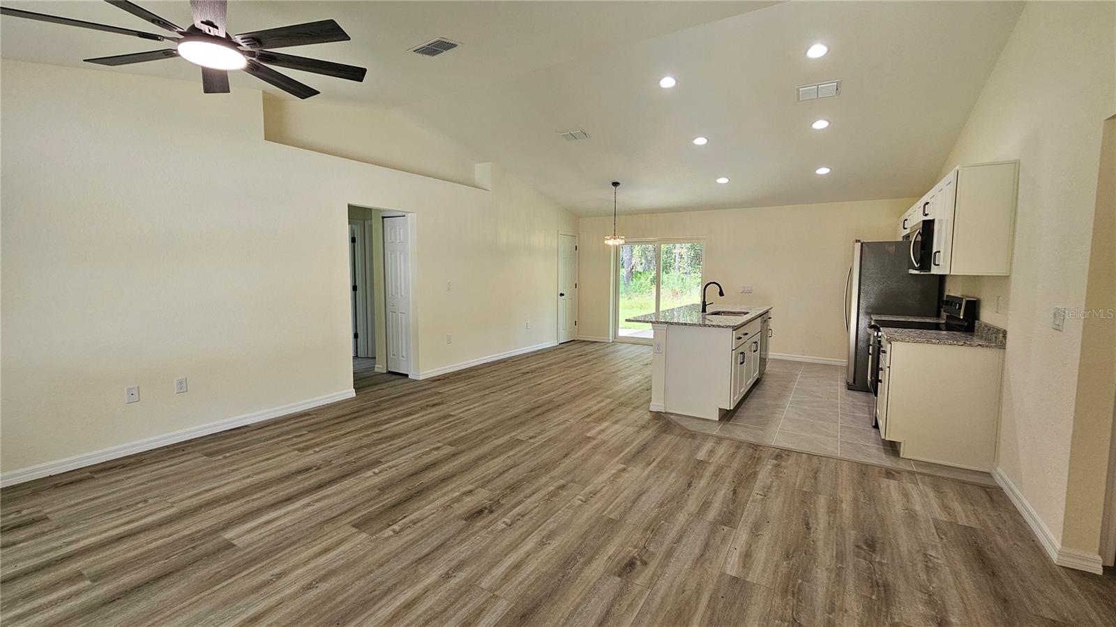 6 Bay Pass Ter Property Photo 4