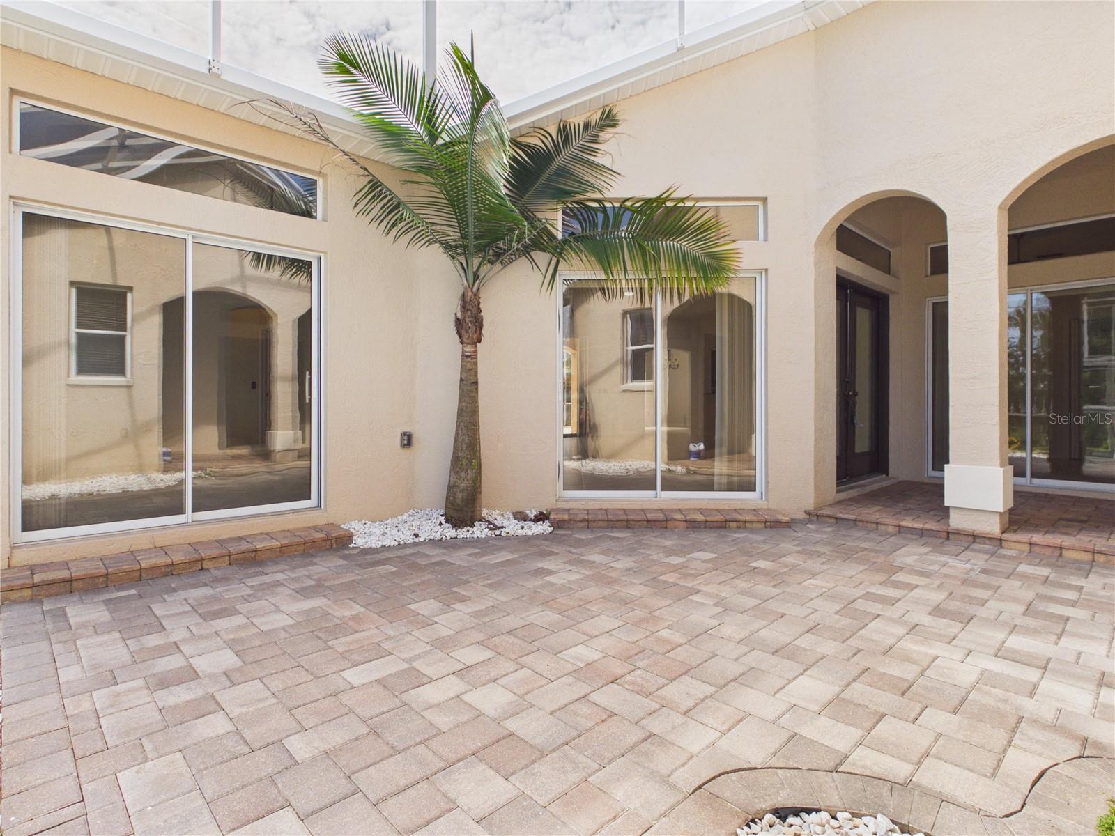1802 Estafana Way Property Photo 5
