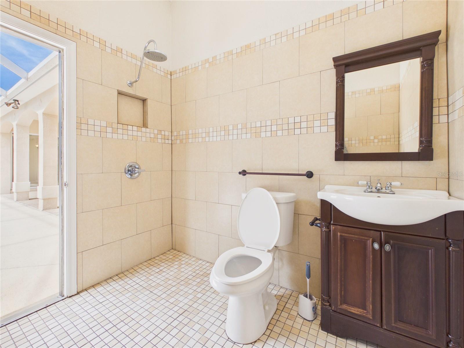 1802 Estafana Way Property Photo 18