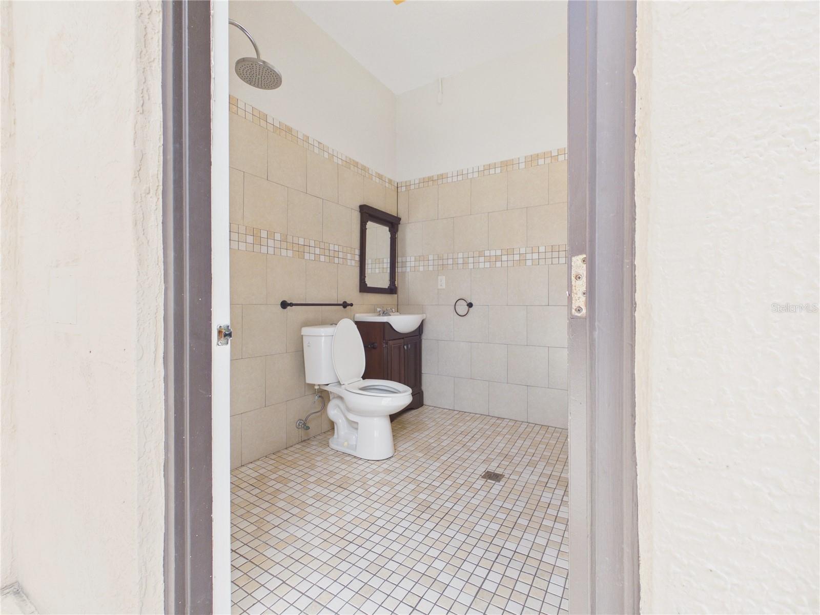 1802 Estafana Way Property Photo 19