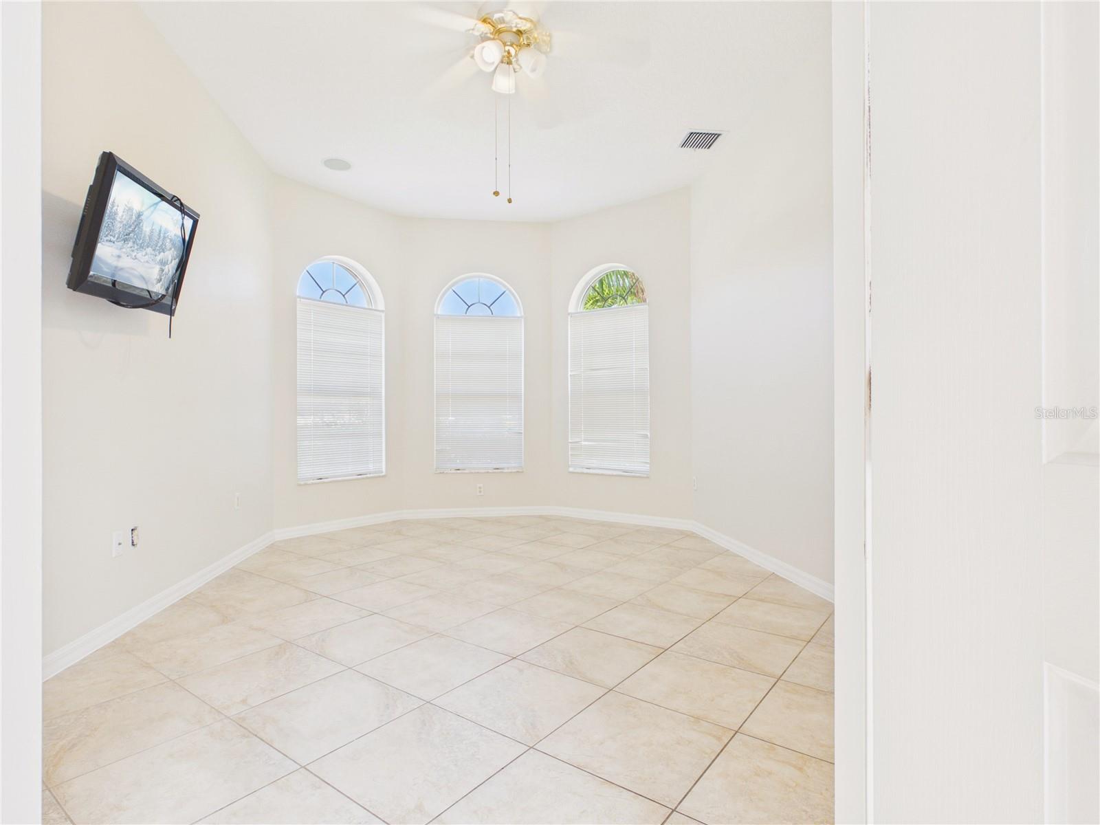 1802 Estafana Way Property Photo 20