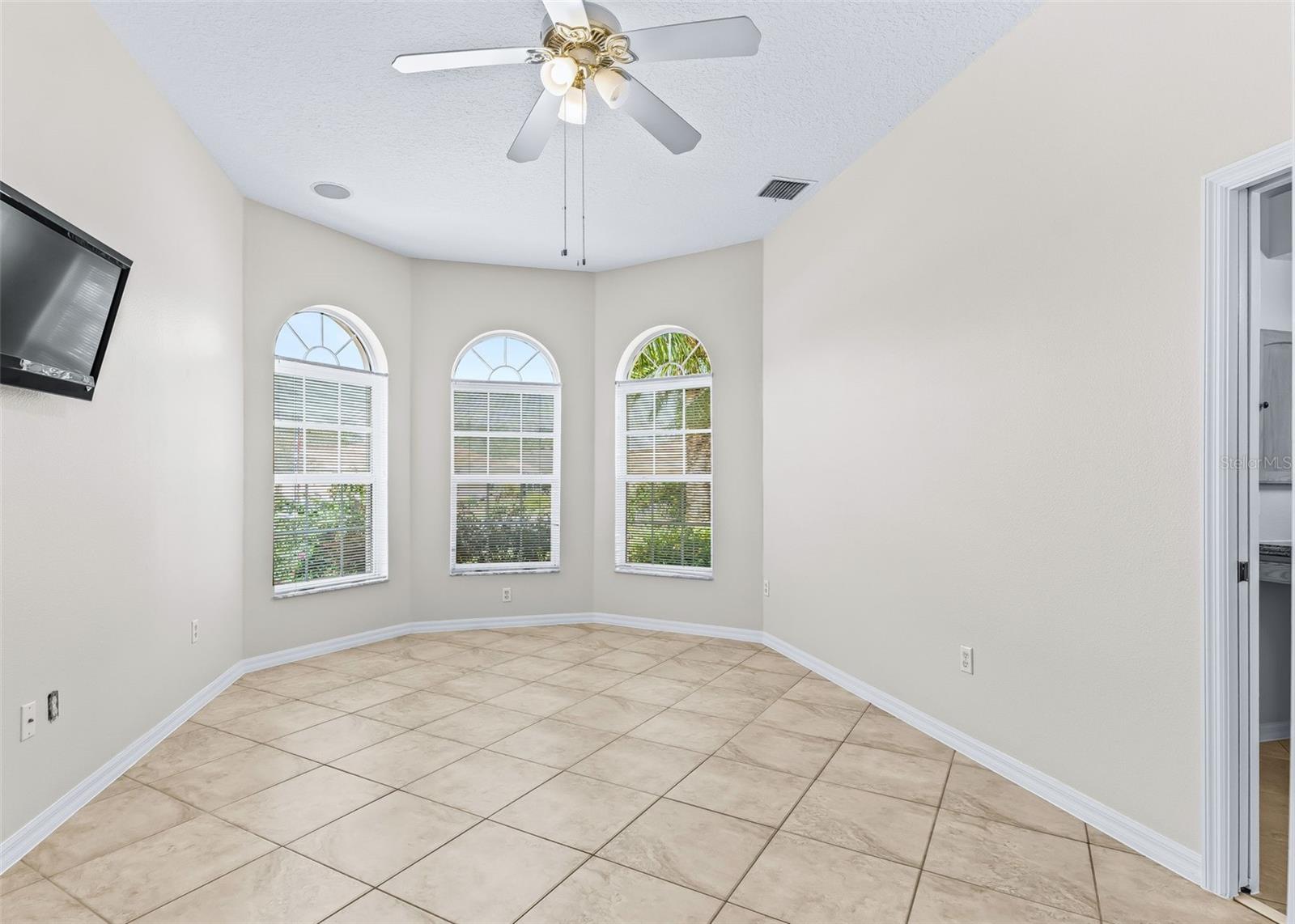 1802 Estafana Way Property Photo 34