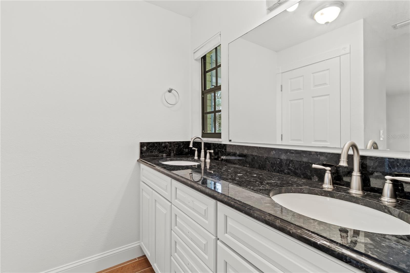 11770 W Sunnybrook Ct Property Photo 23