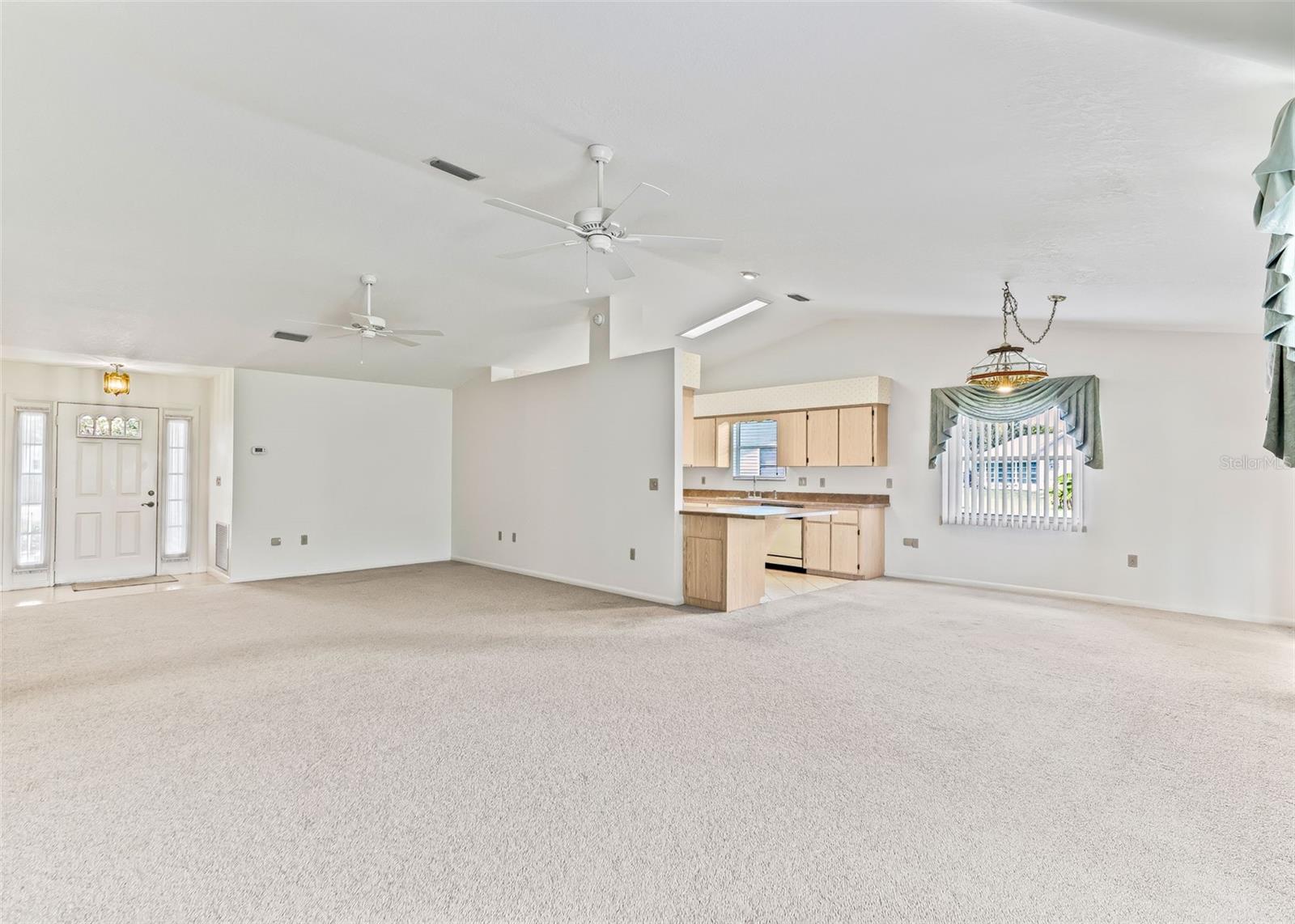 1032 Scotch Pine Ct Property Photo 11