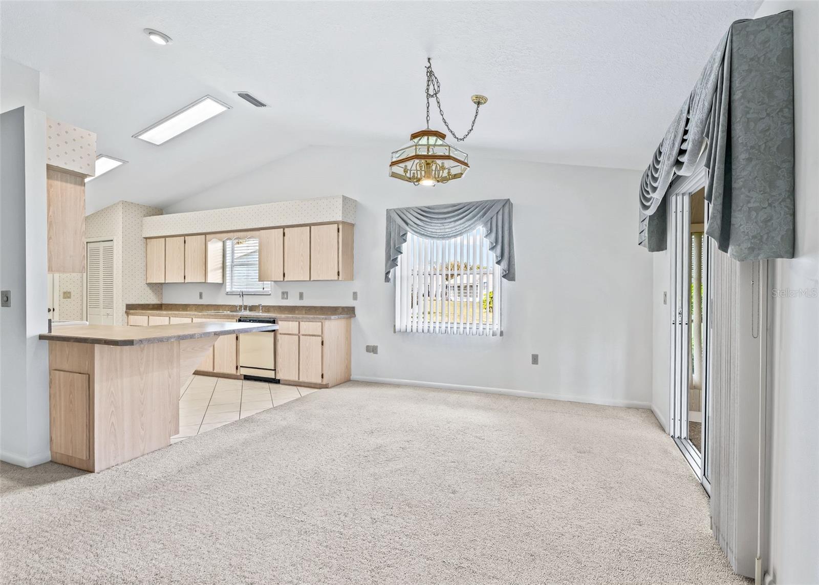 1032 Scotch Pine Ct Property Photo 12