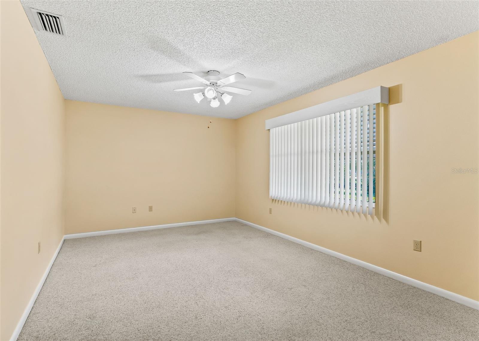 1032 Scotch Pine Ct Property Photo 28