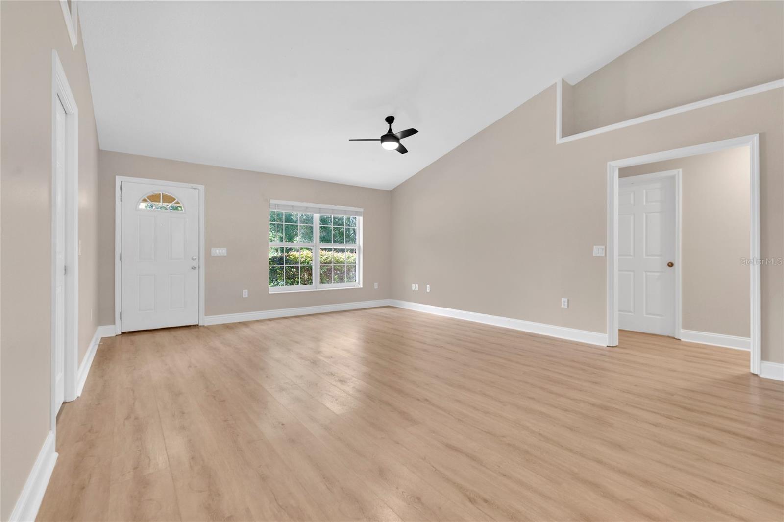 14431 Se 36th Ct Property Photo 7