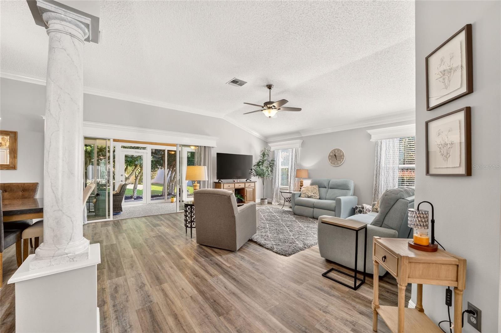 2749 Banyan Pl Property Photo 4