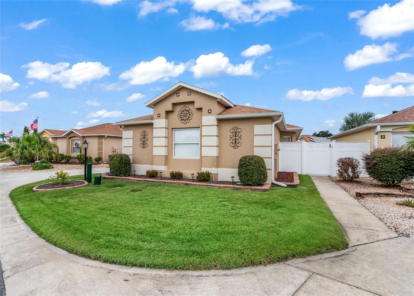 2733 Alandari Ln Property Photo 4