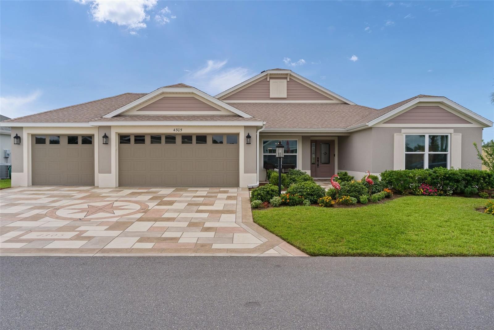 4305 Tiedemann Loop Property Photo 1