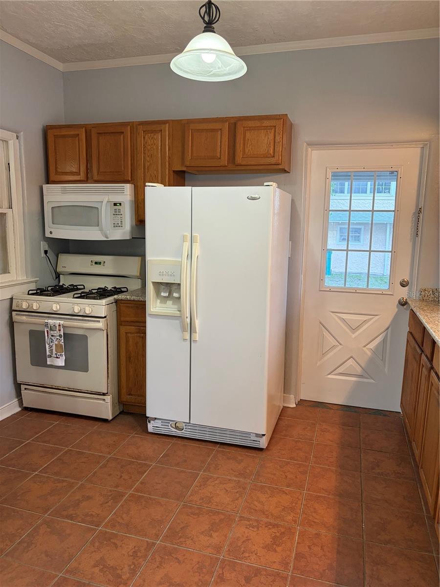 19 W Pendleton Ave Property Photo 5