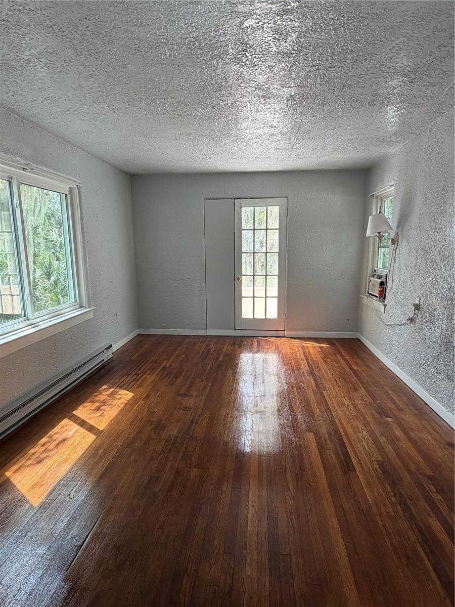 19 W Pendleton Ave Property Photo 6
