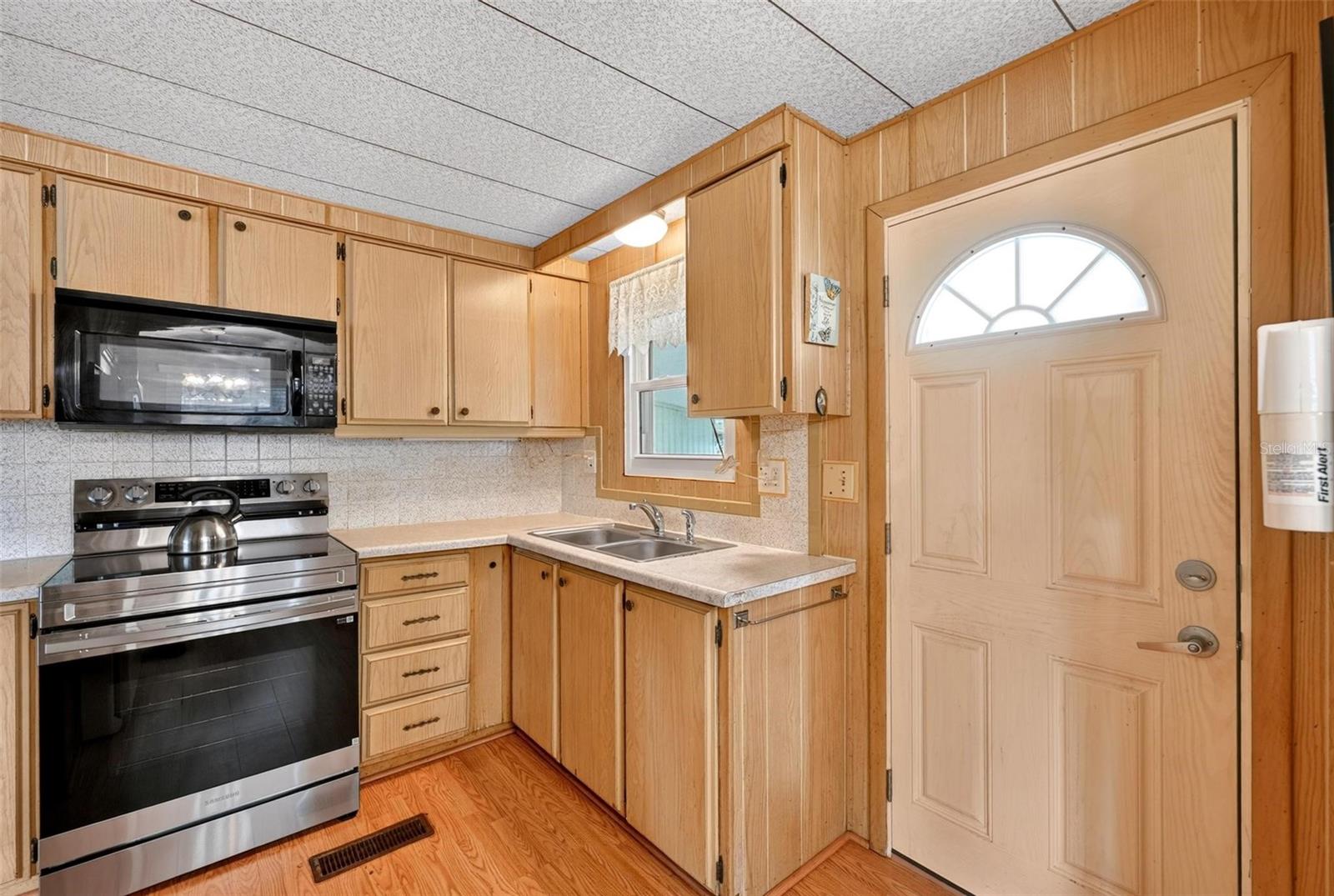 162 Woodmere Dr #a Property Photo 8