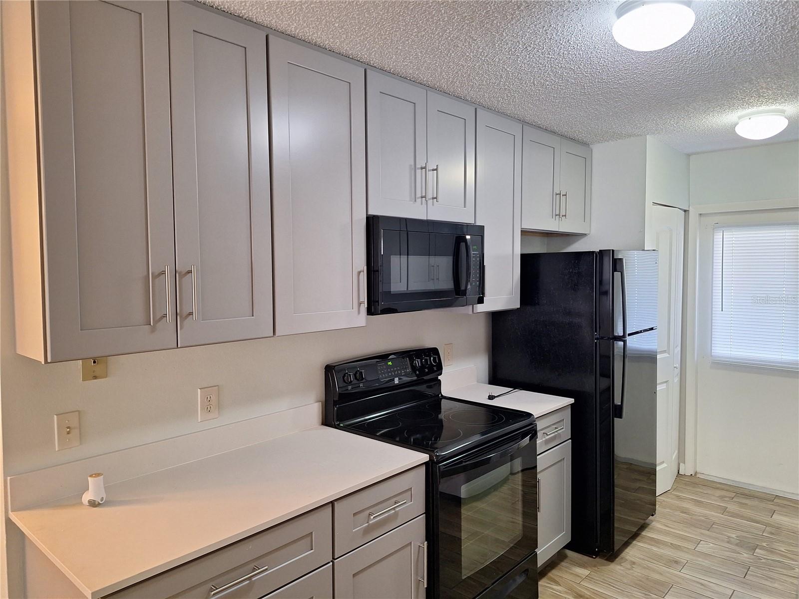 378 W Rosewood Ln #378 Property Photo 5