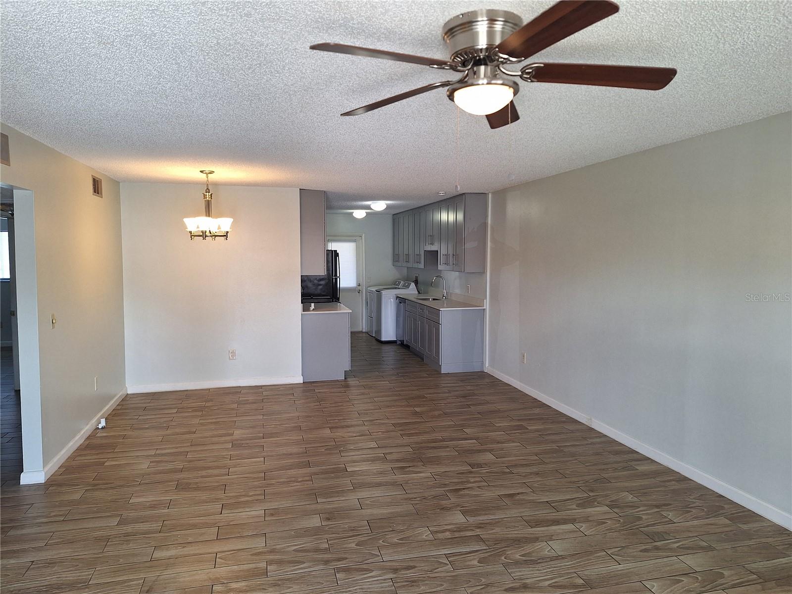 378 W Rosewood Ln #378 Property Photo 8