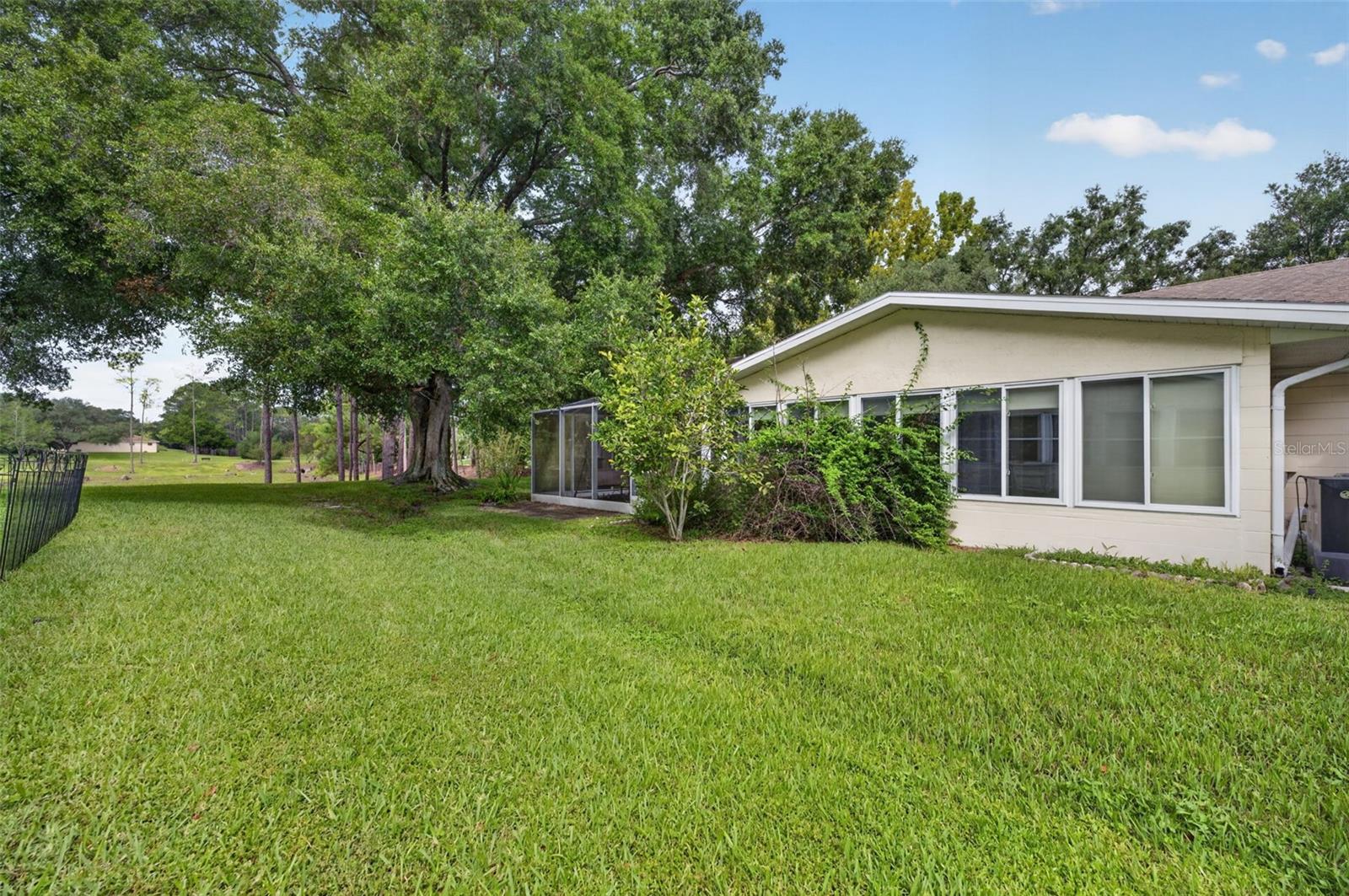 8848 Sw 96th Ln #f Property Photo 36