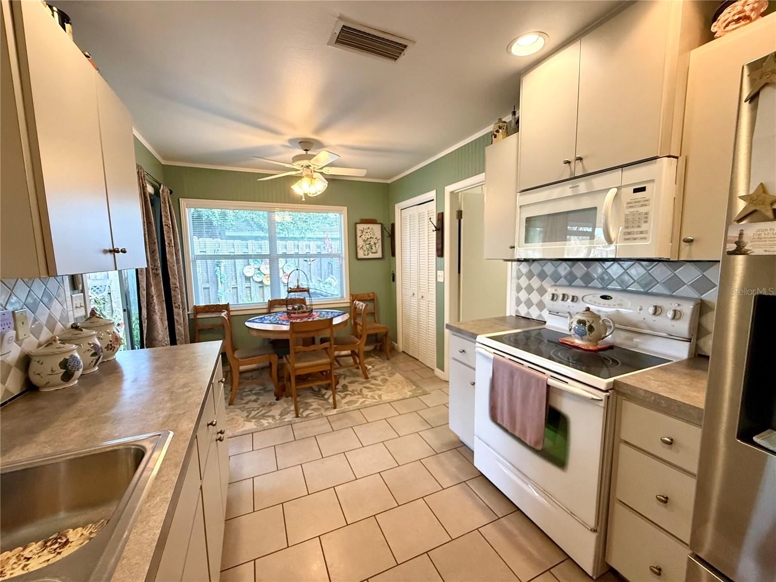 400 Bayou Rd Property Photo 4