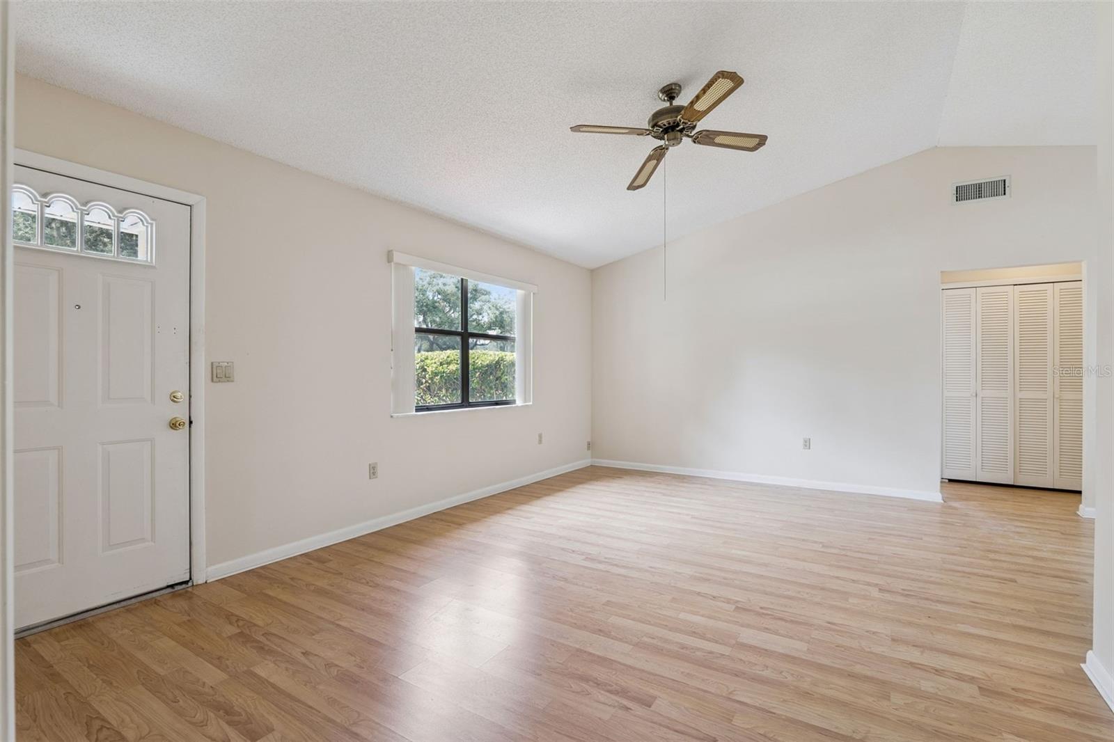 37 Gordon Ct Property Photo 5