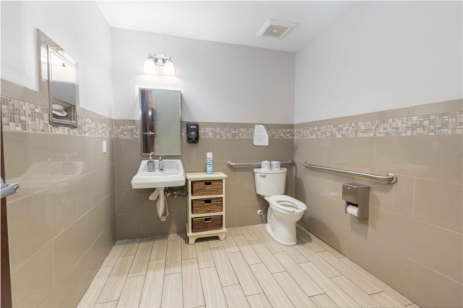 340 Heald Way #100 Property Photo 51