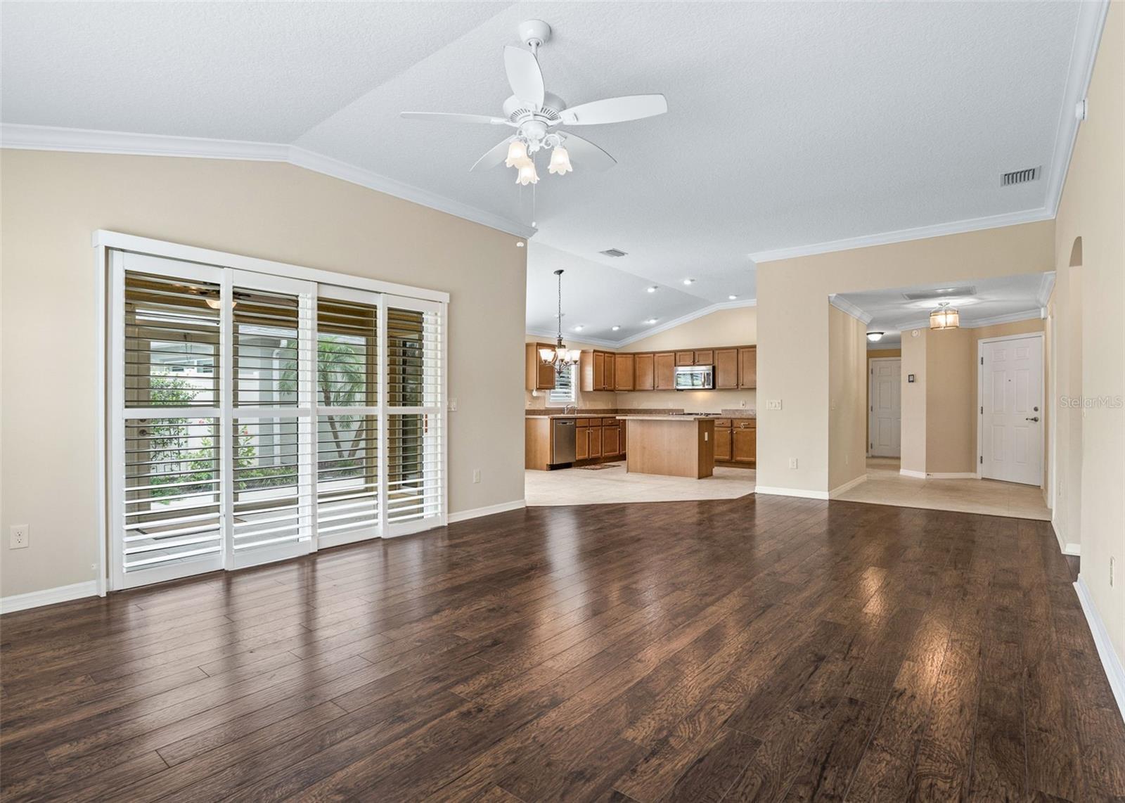 3477 Melbourne Ln Property Photo 4