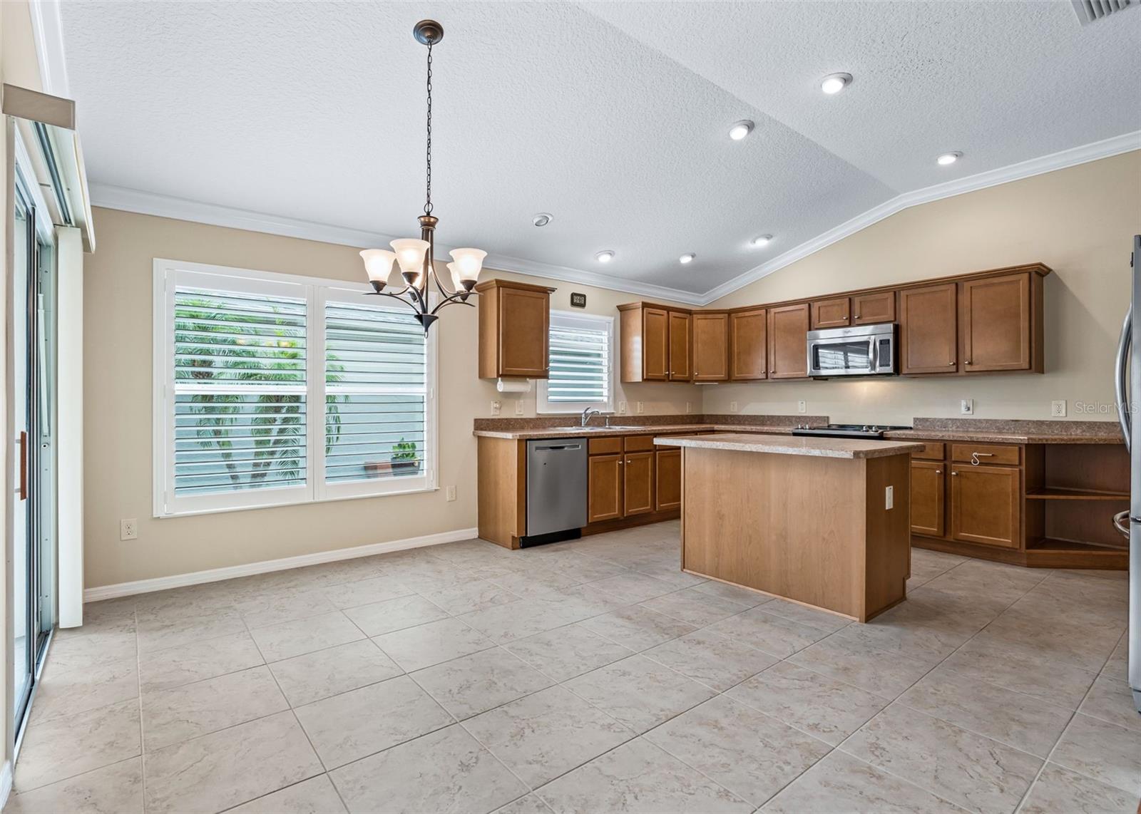 3477 Melbourne Ln Property Photo 6