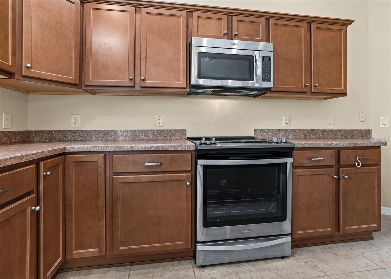 3477 Melbourne Ln Property Photo 7