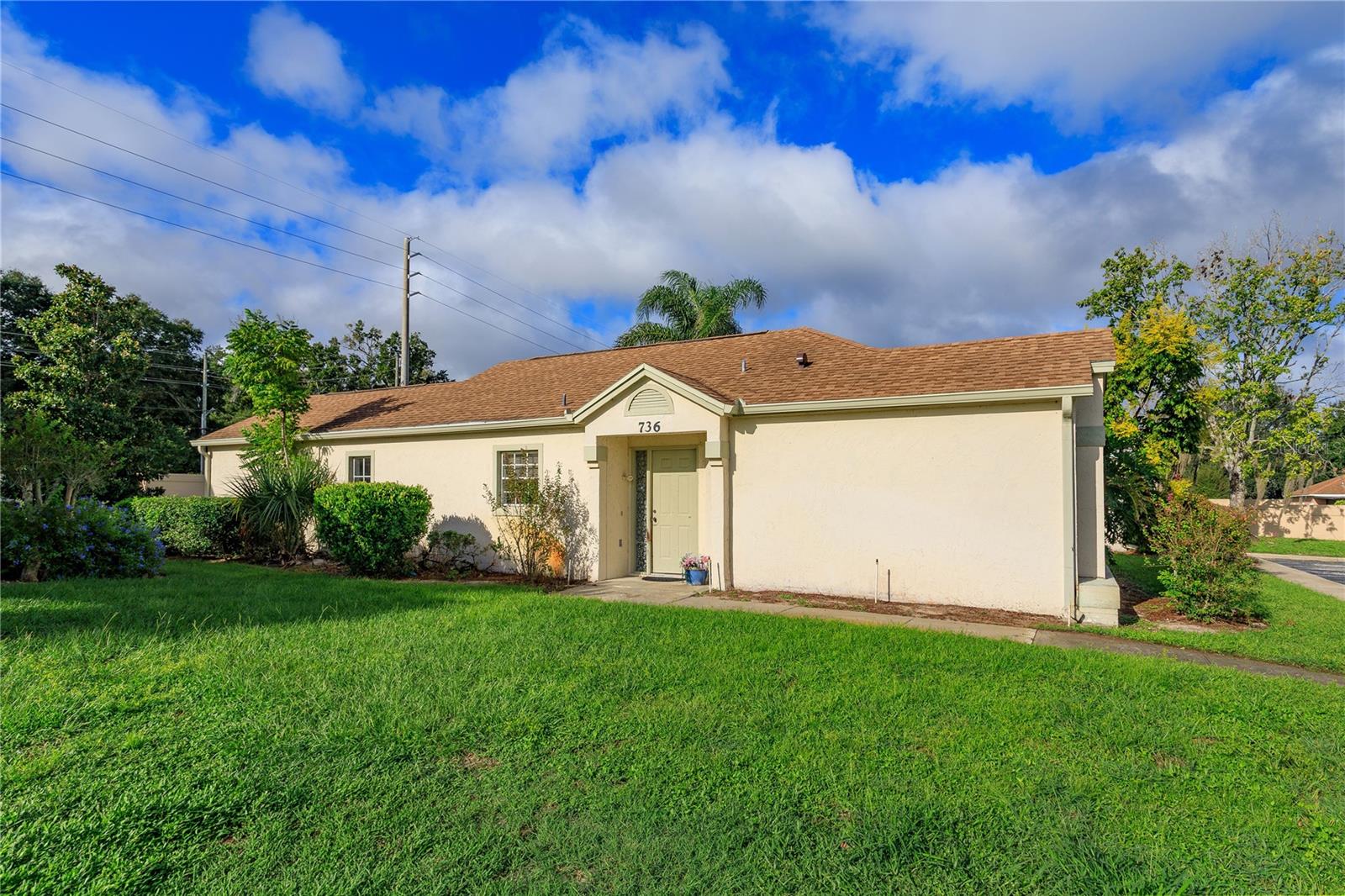 736 OLYMPIC CIR #B1 Property Photo 1