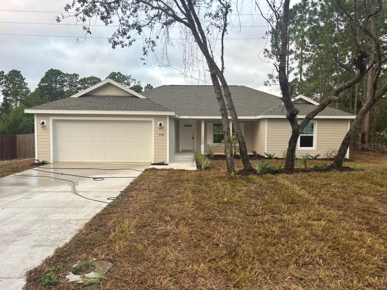 9328 N Cortlandt Dr Property Photo 1