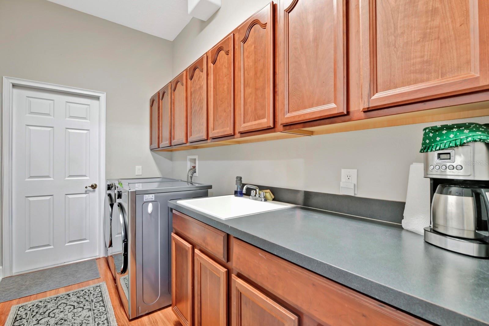 2031 Capri Ln Property Photo 28