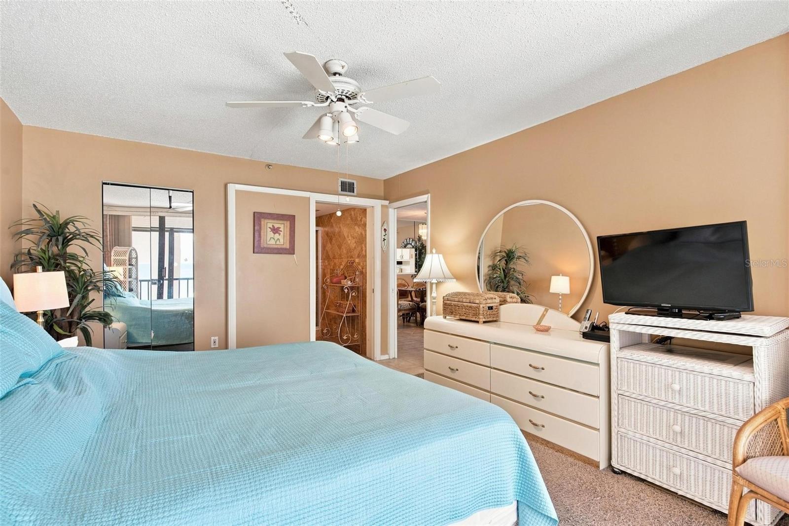 15462 Gulf Blvd #604 Property Photo 16