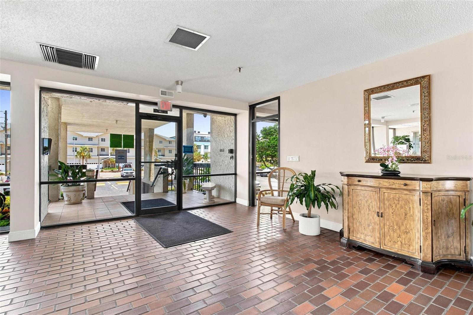 15462 Gulf Blvd #604 Property Photo 34