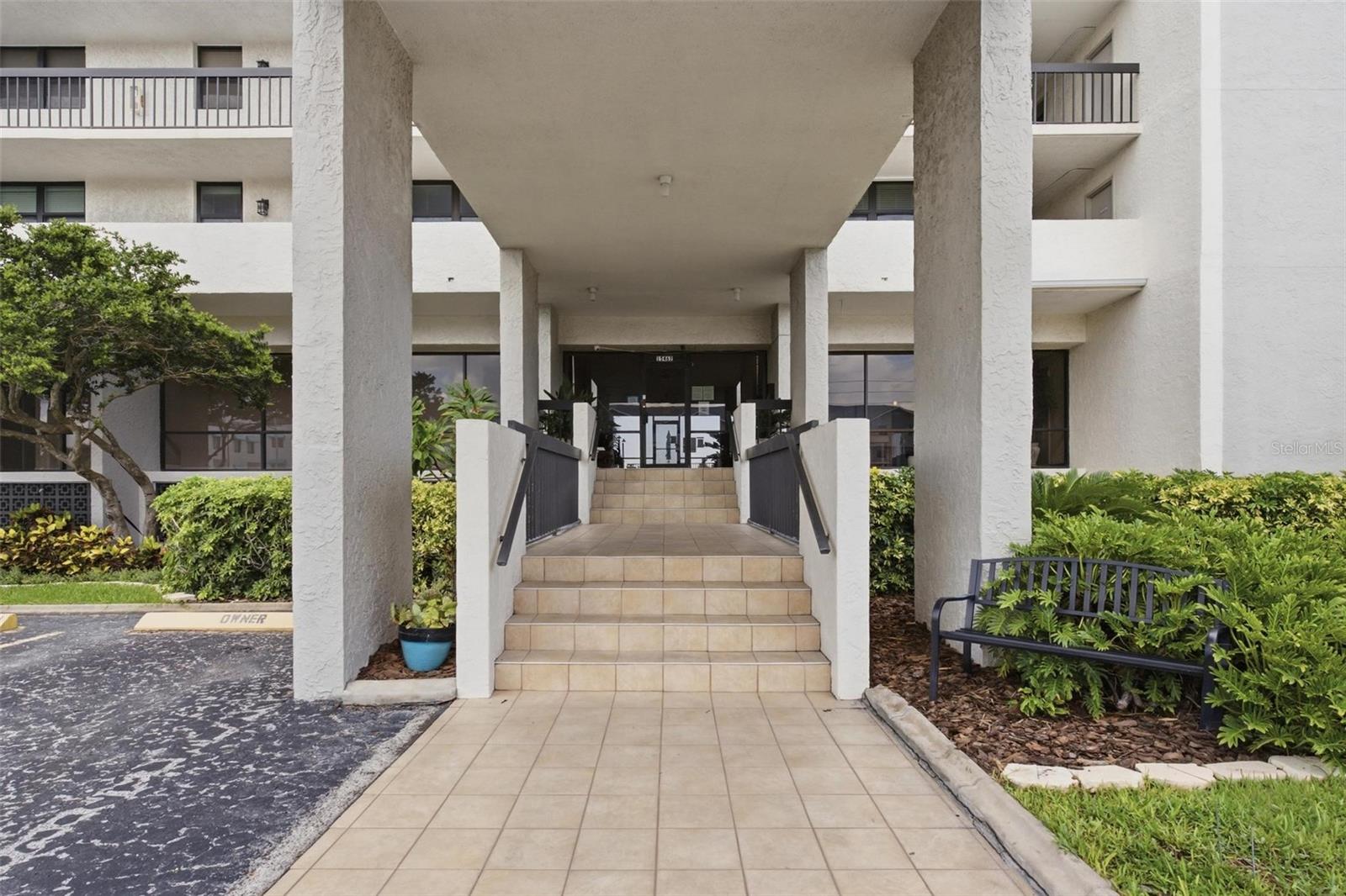 15462 Gulf Blvd #604 Property Photo 43