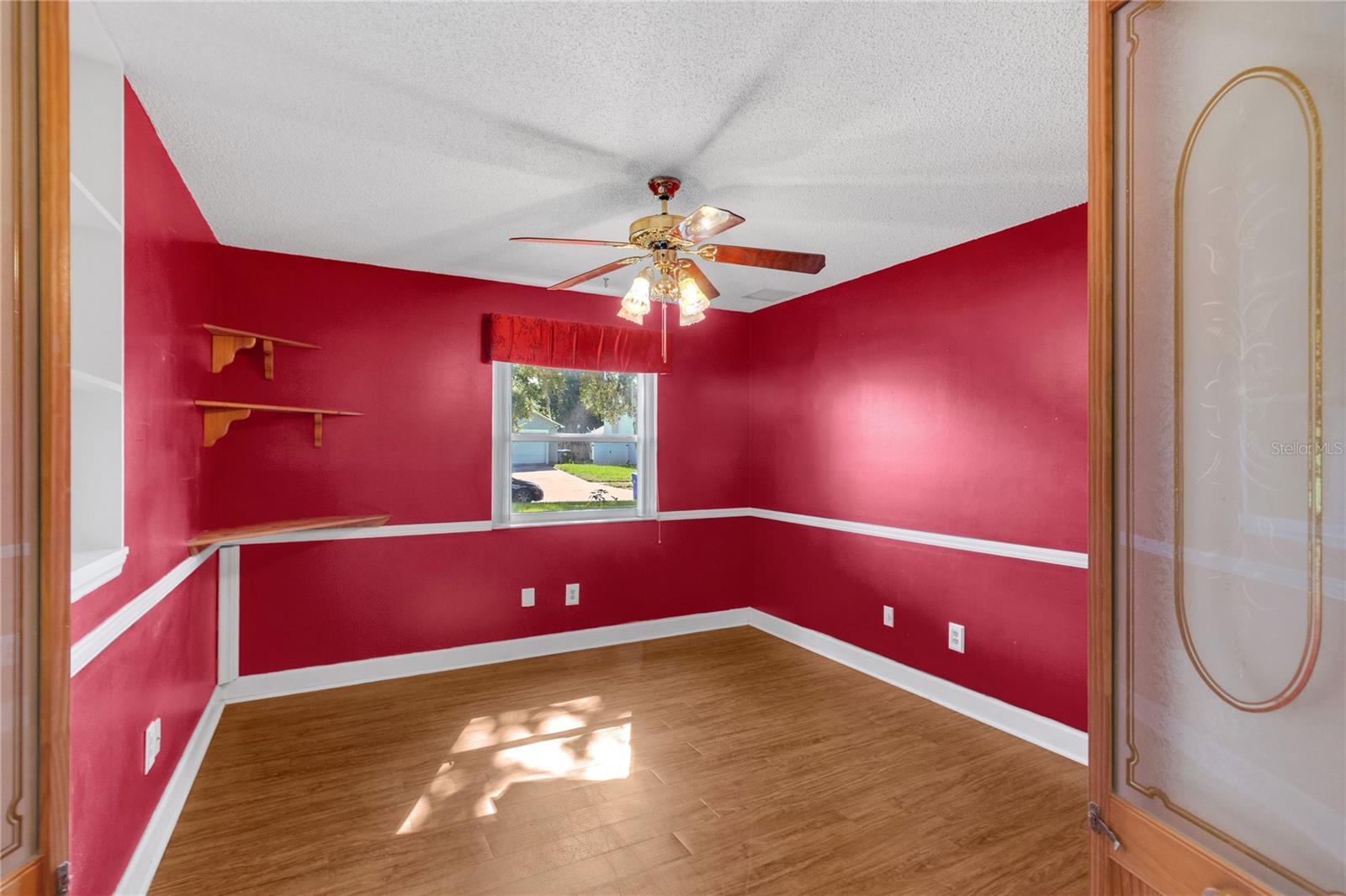 611 Sherwood Oaks Cir Property Photo 6