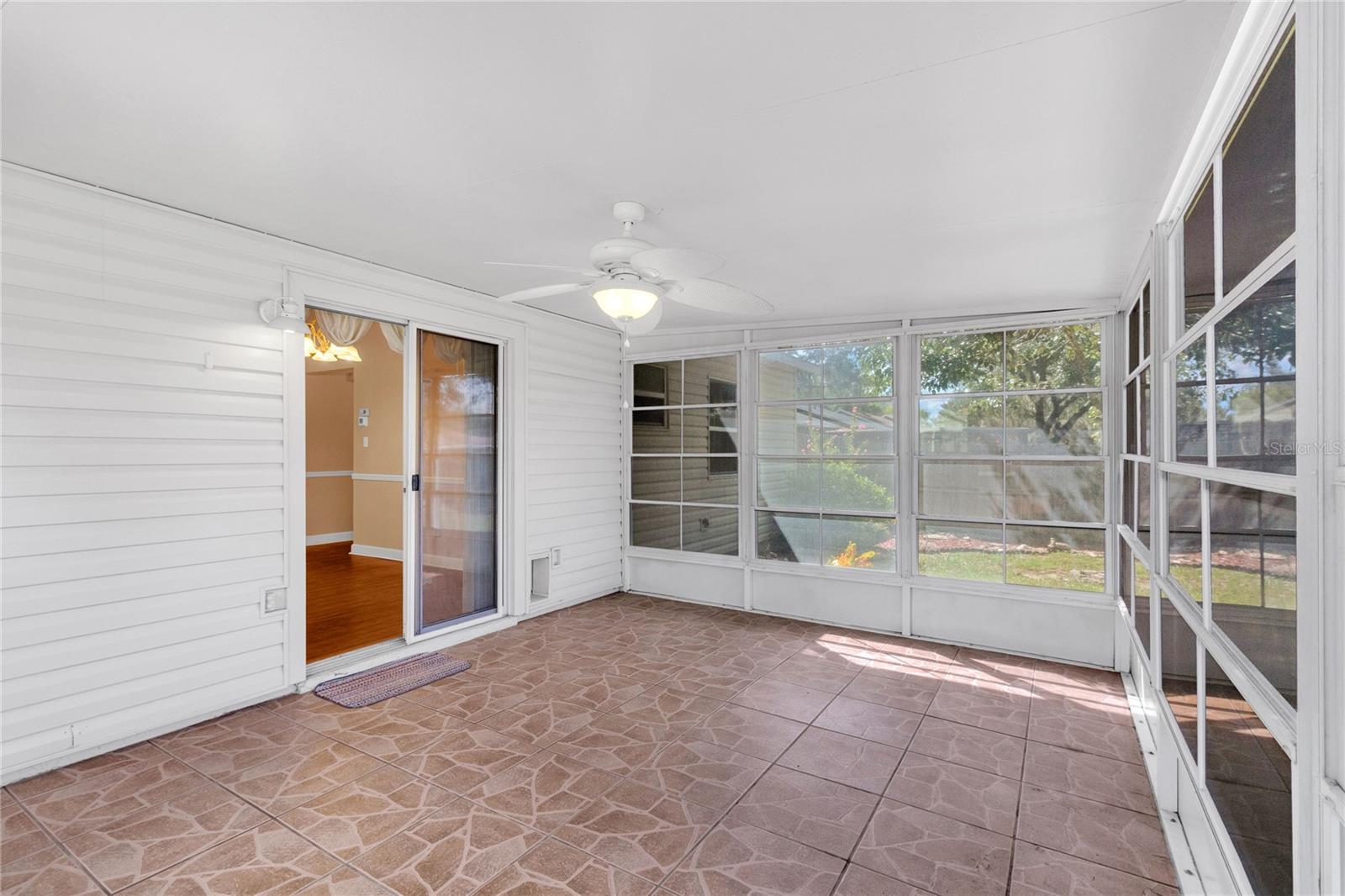 611 Sherwood Oaks Cir Property Photo 16