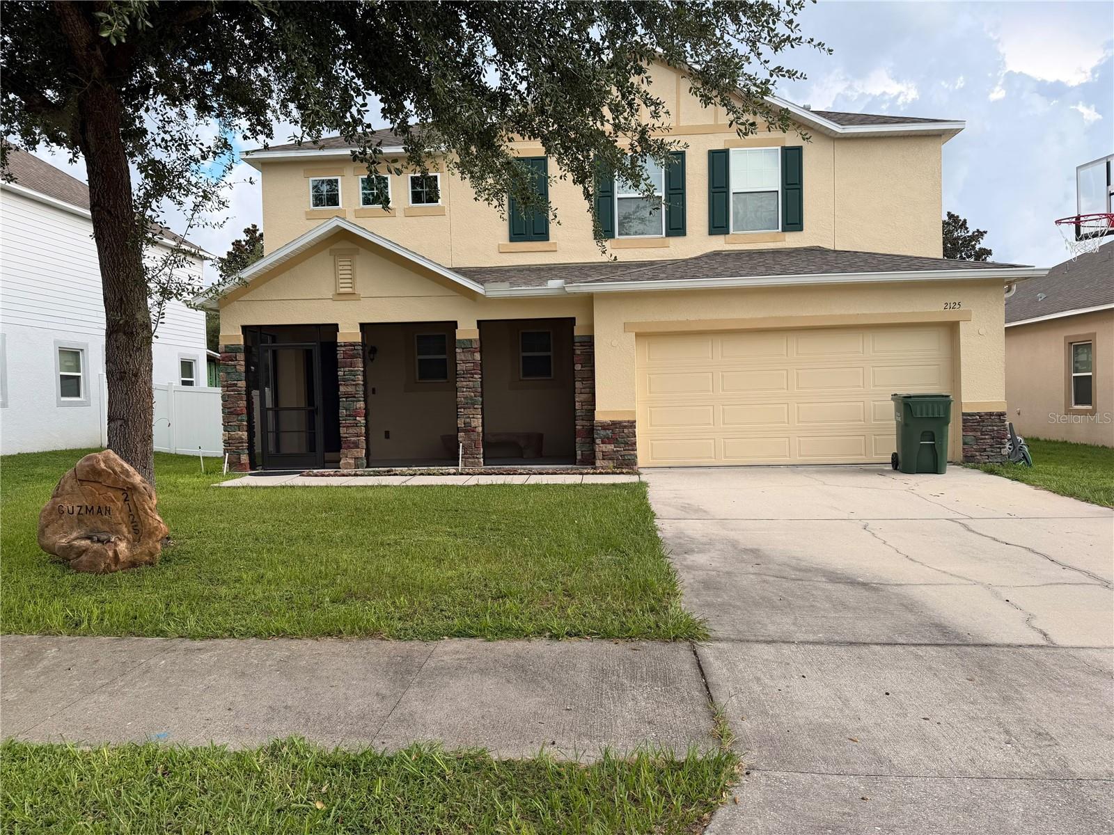 2125 AMOR WAY Property Photo 1