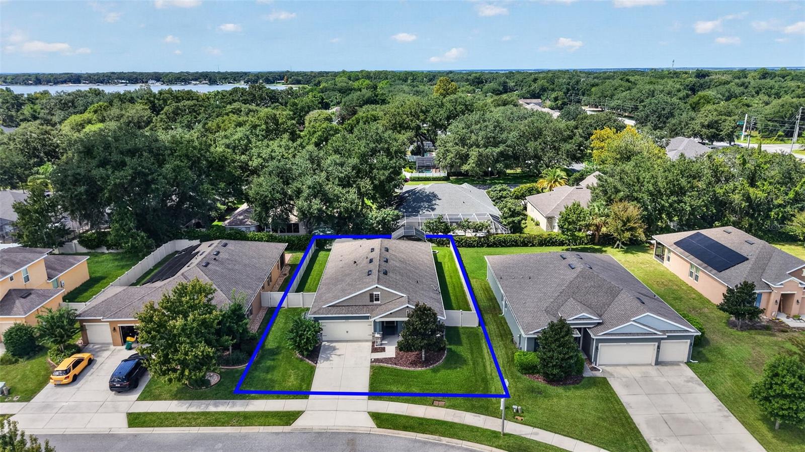 4036 Brookshire Cir Property Photo 3
