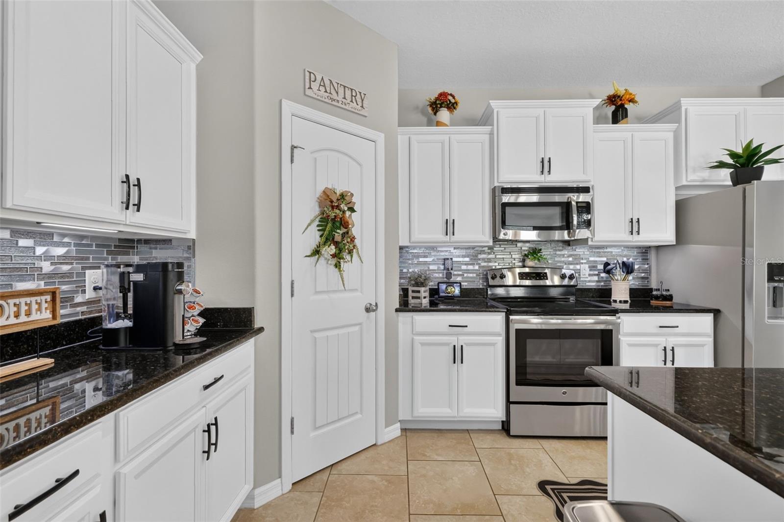 4036 Brookshire Cir Property Photo 16