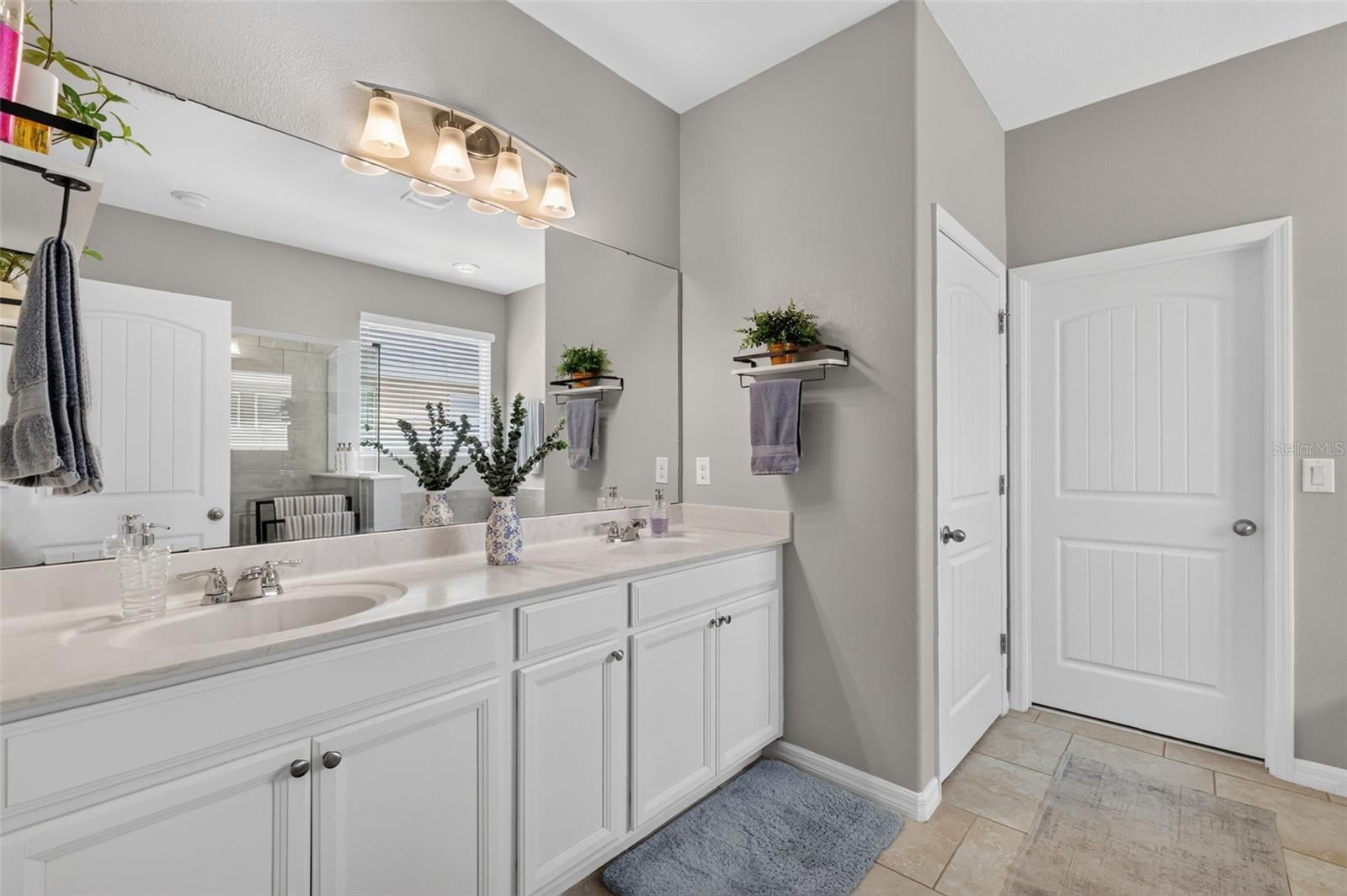 4036 Brookshire Cir Property Photo 22