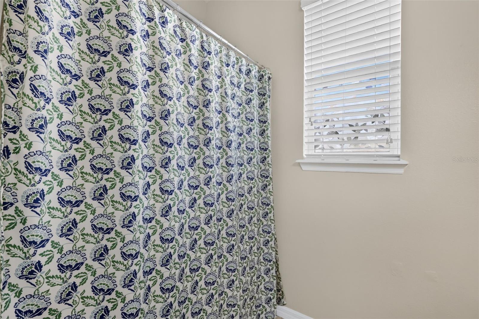 4036 Brookshire Cir Property Photo 27
