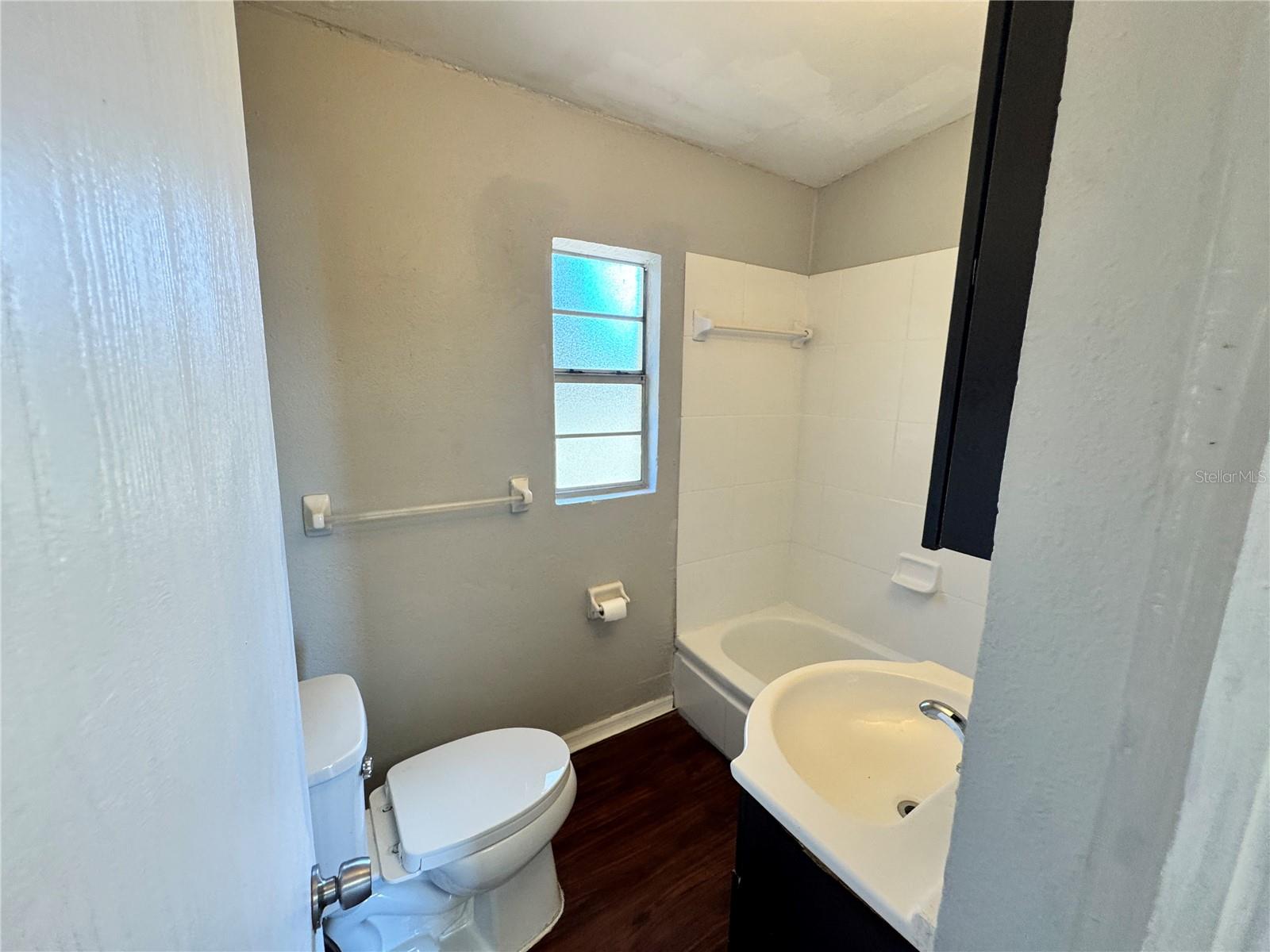 615 Danvers St Property Photo 9