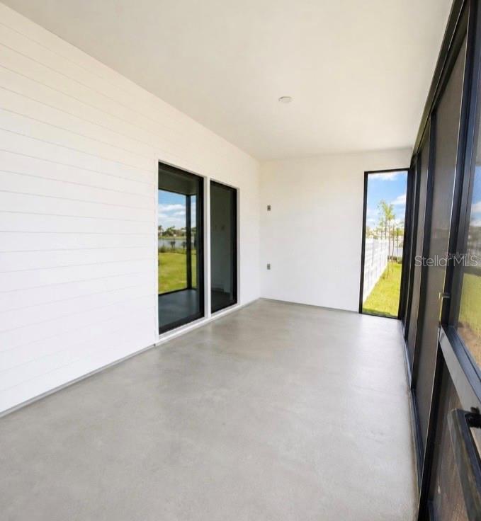 2440 Bowling Ter Property Photo 3