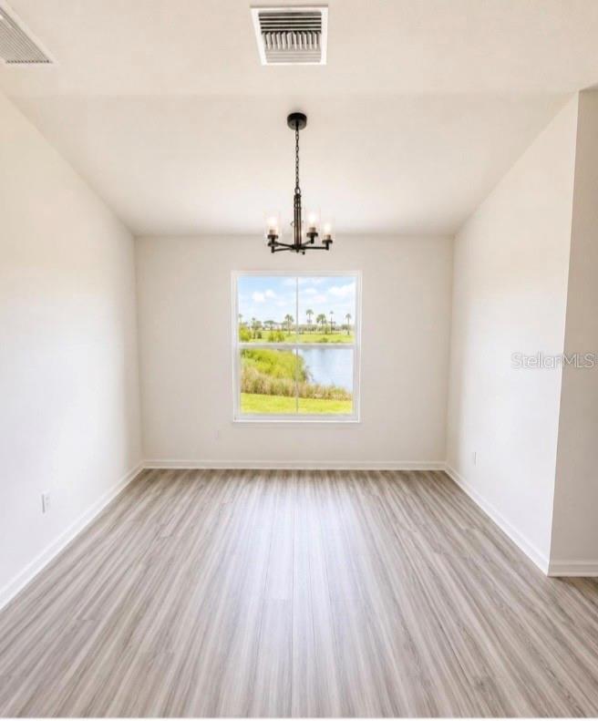 2440 Bowling Ter Property Photo 6