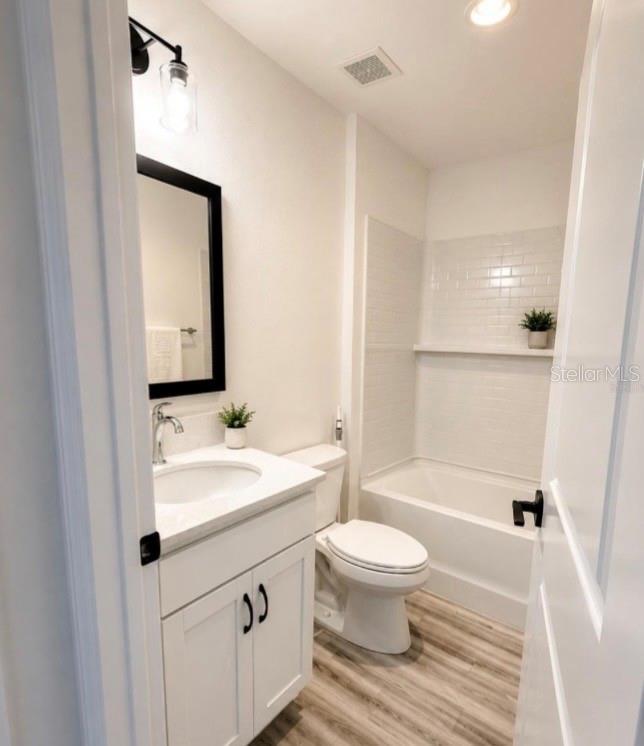 2440 Bowling Ter Property Photo 13