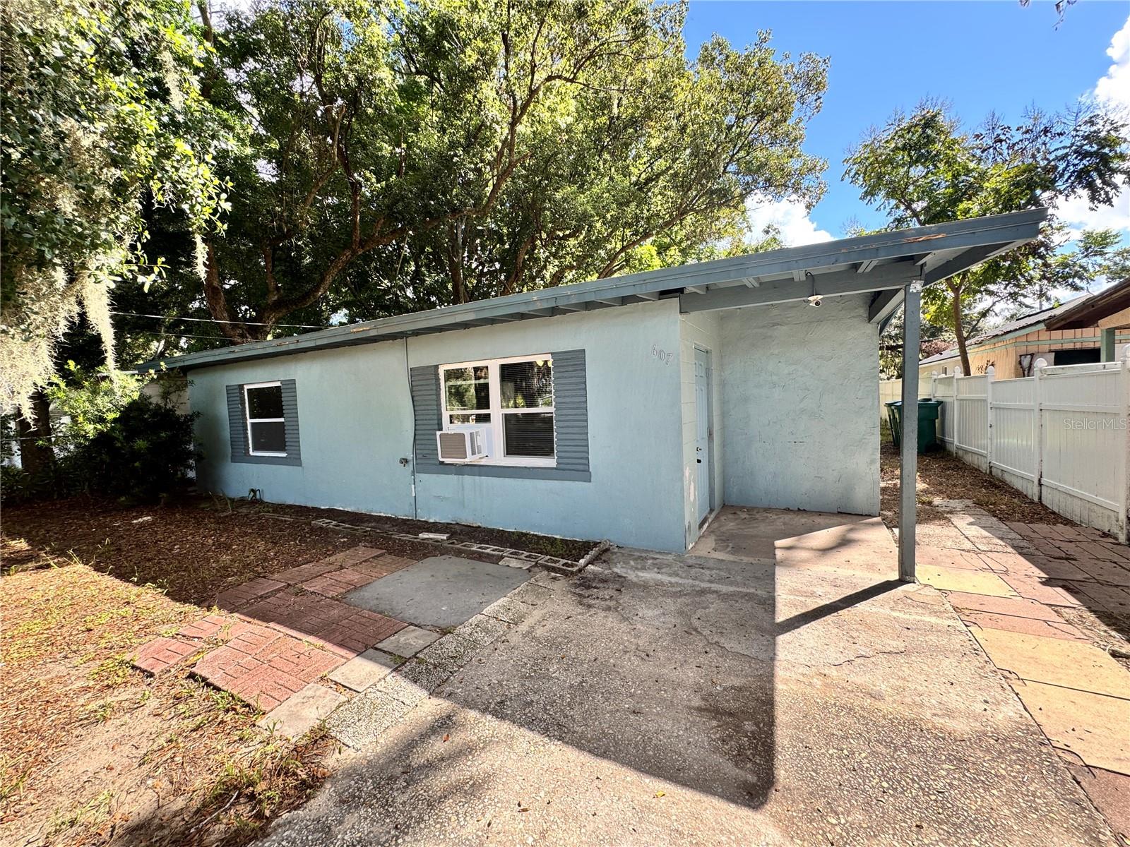 607 Danvers St Property Photo 1